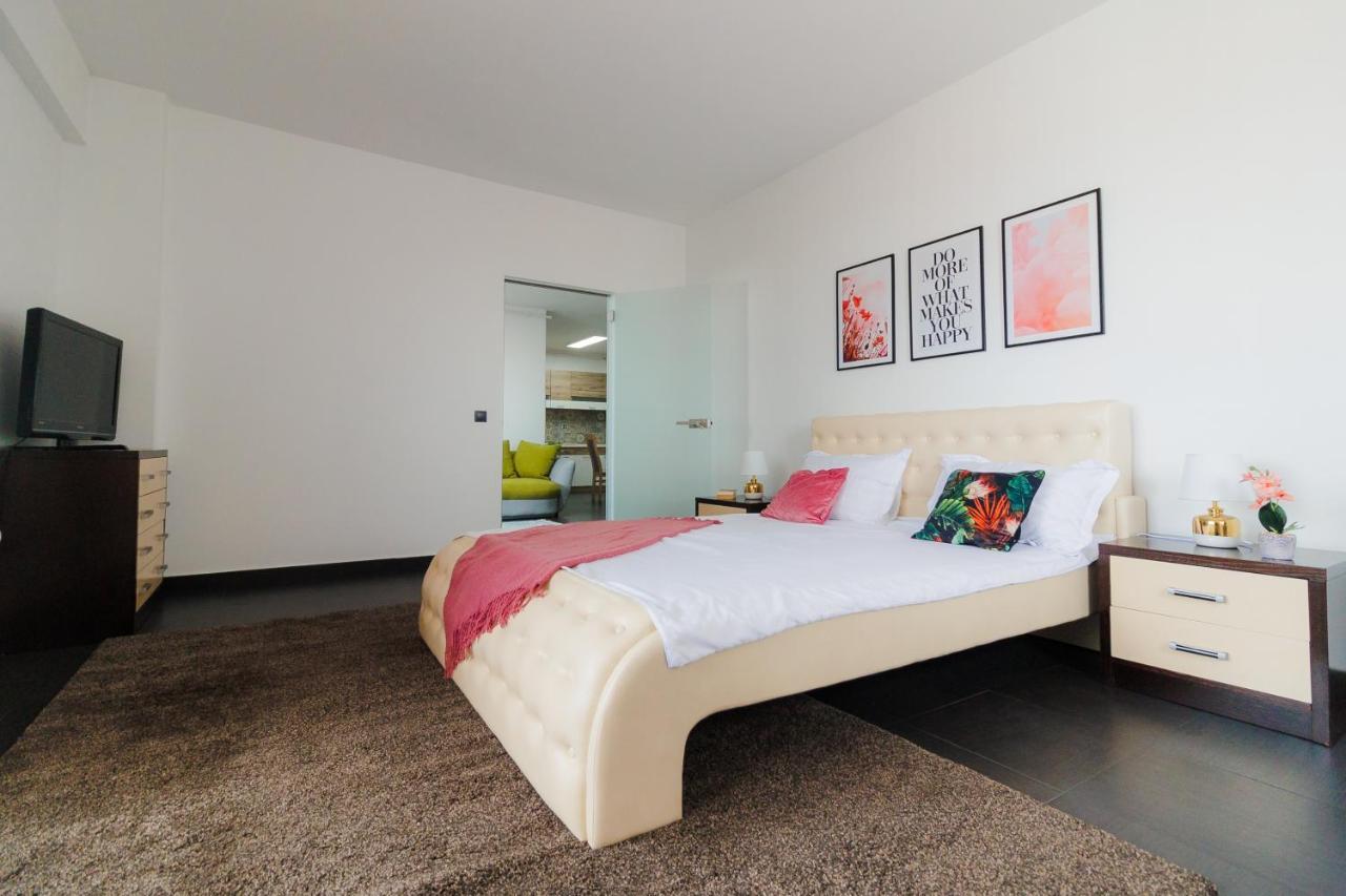 Plaza Apartment ซาตูมาเร ภายนอก รูปภาพ