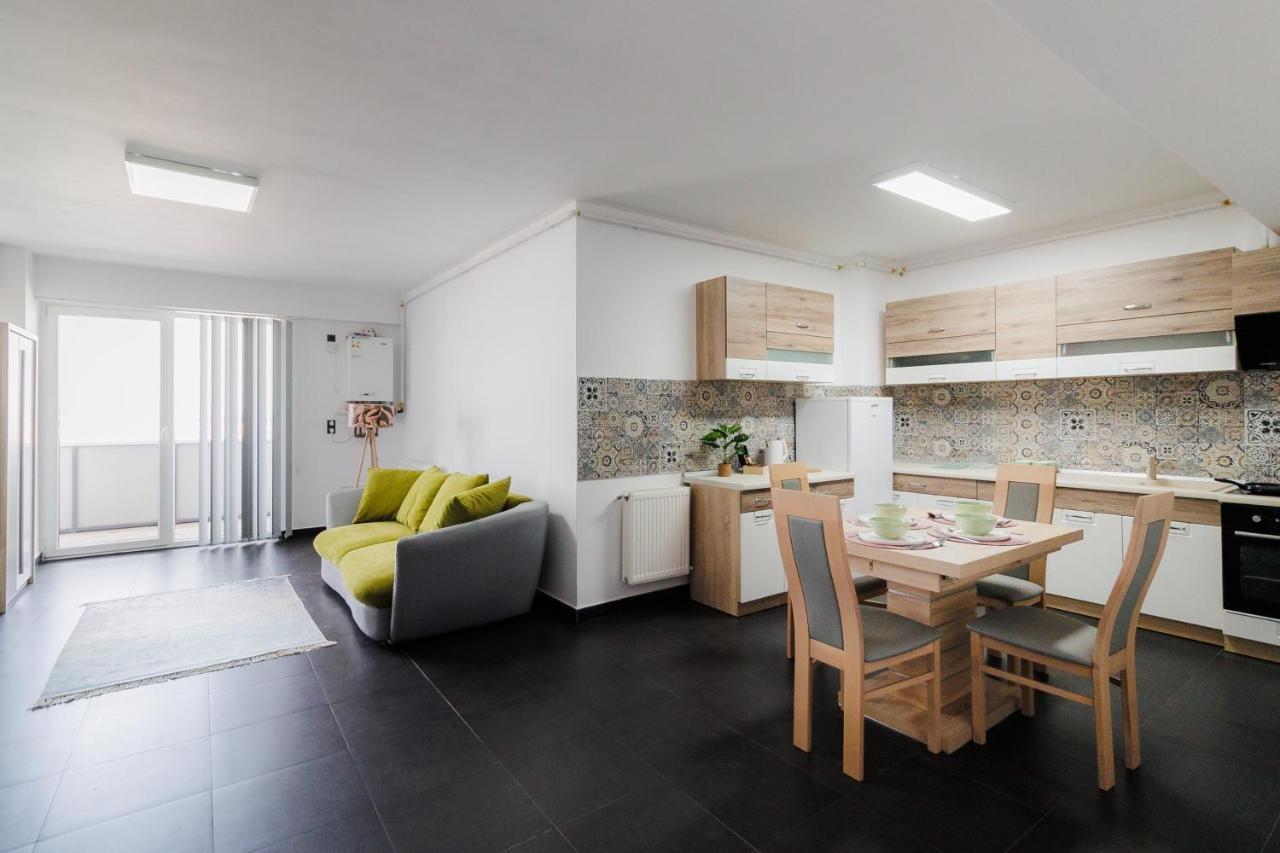Plaza Apartment ซาตูมาเร ภายนอก รูปภาพ