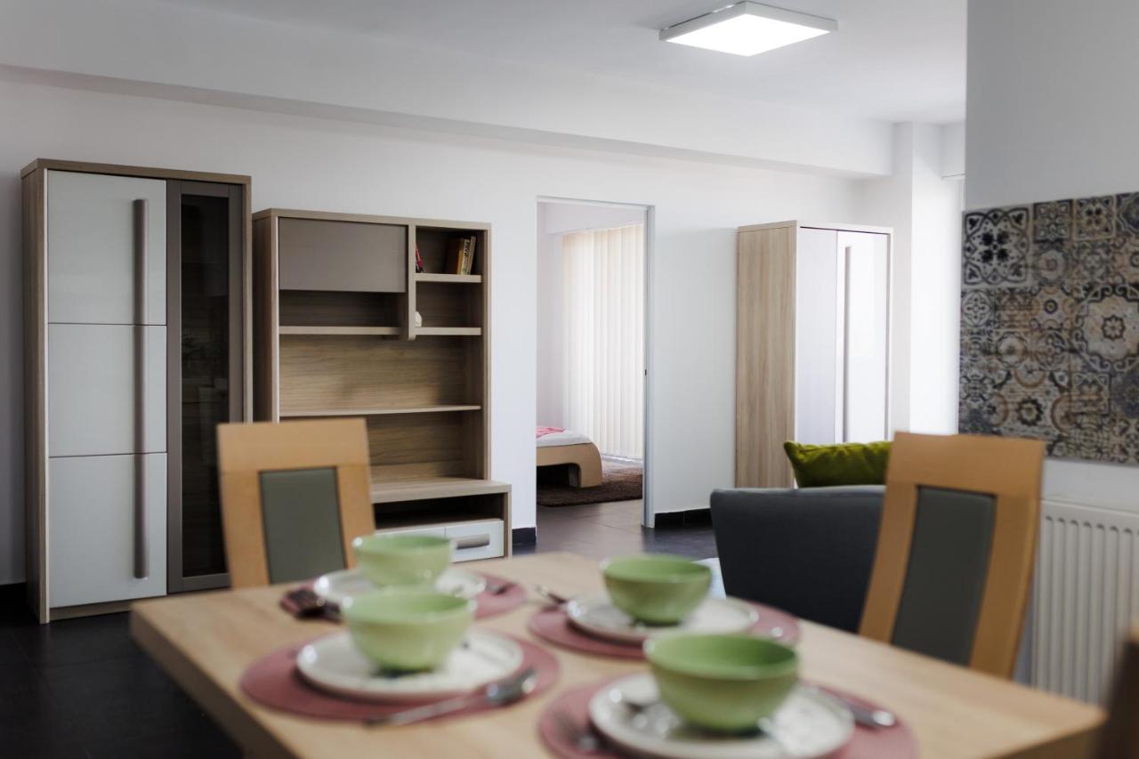 Plaza Apartment ซาตูมาเร ภายนอก รูปภาพ